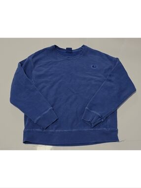 Vintage Champion Women's Blue Crewneck Sweatshirt